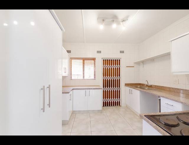 3 BEDROOM TOWNHOUSE FOR SALE IN SUNNINGDALE